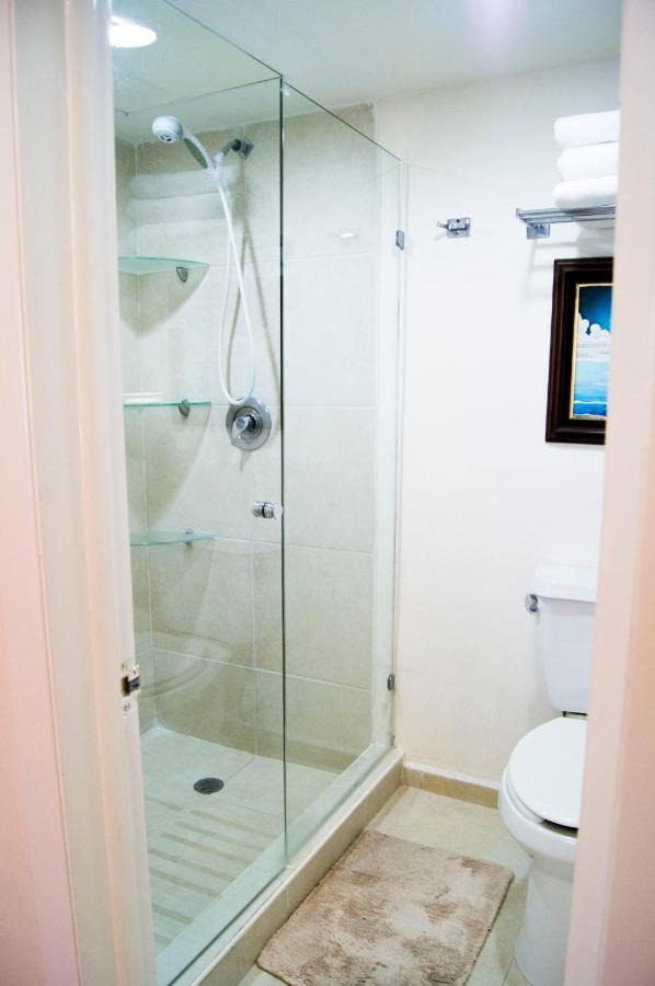 Cancun Beachfront Condo מראה חיצוני תמונה